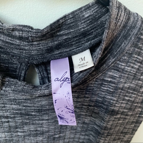 Mock Neck Gray Sleeveless Dress - Picture 4 of 5